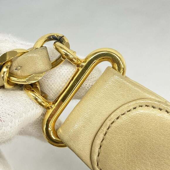 CHANEL Cream Lambskin Leather Shoulder Bag - Picture 11 of 14